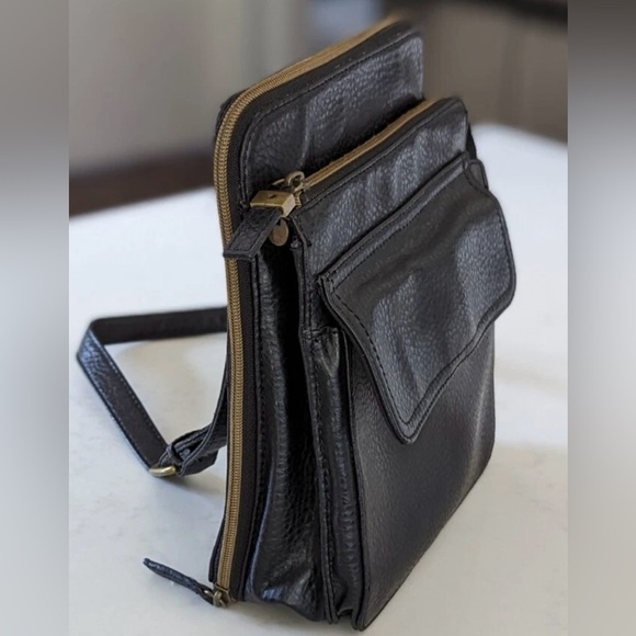 Relic Zip Around Crossbody Black Handbag Vegan Leather Adjustable Strap - Picture 14 of 15